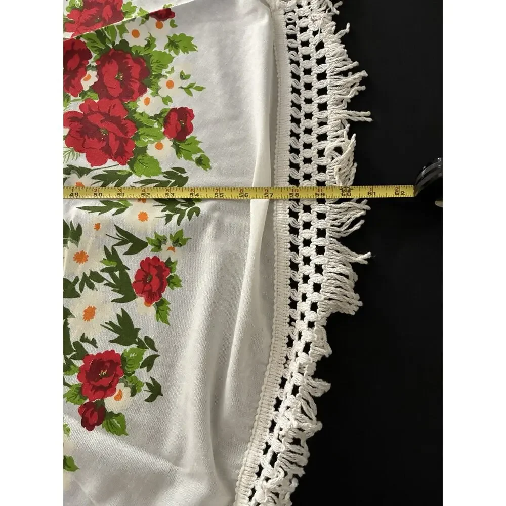 Vintage 1950S Style 60 Inch Round White Tablecloth, Red Roses And Tassels